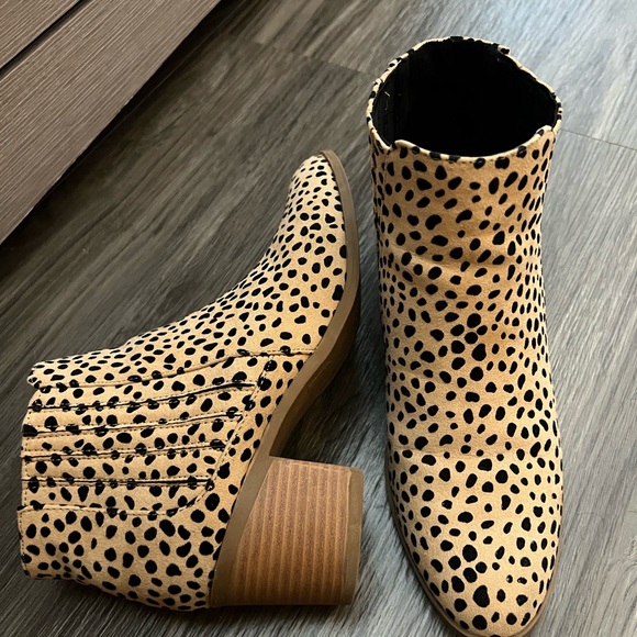 Leopard Black and Tan Ankle Boots - Picture 3 of 4